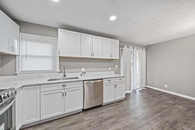 Photo - 746 Lancaster Ave