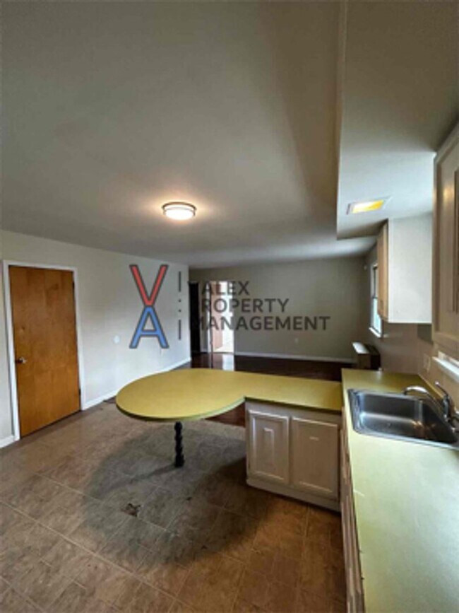417 Main St Unit 2