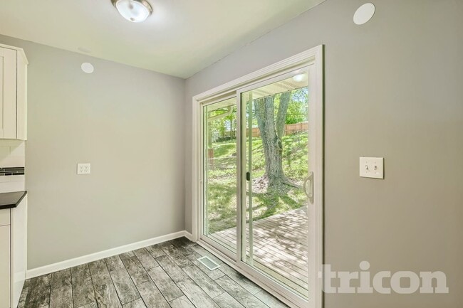 Photo - 5728 Xerxes Ave S