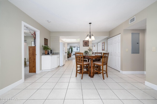 Photo - 2055 S Atlantic Ave Unidad 710