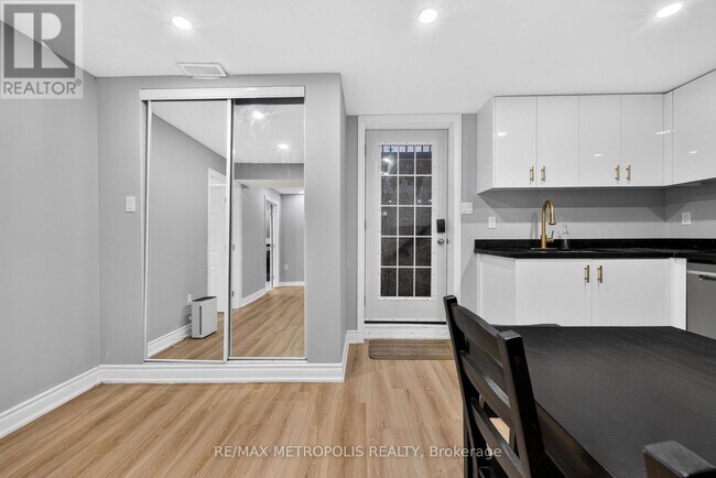 Photo - 337 Old Harwood Ave
