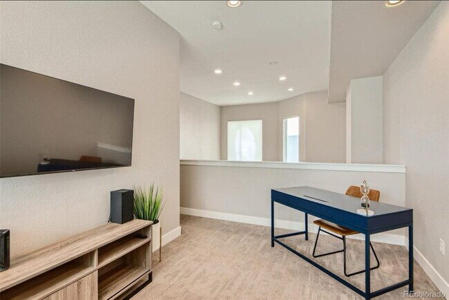 Loft/office/extra bedrom - 2741 W 28th Ave