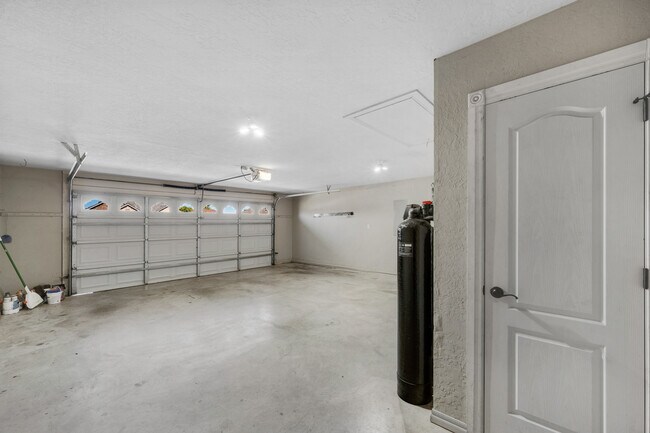 Photo - 1202 Hershel Dr