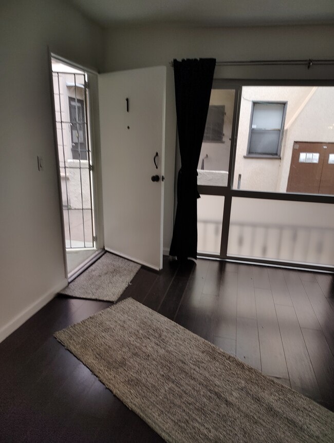 Entrance - 1217 S Orange Grove Ave Unit 1