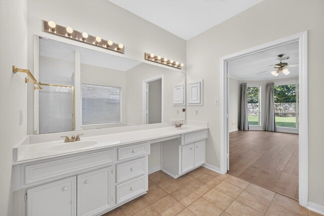Photo - 1727 Emma Cove Ct