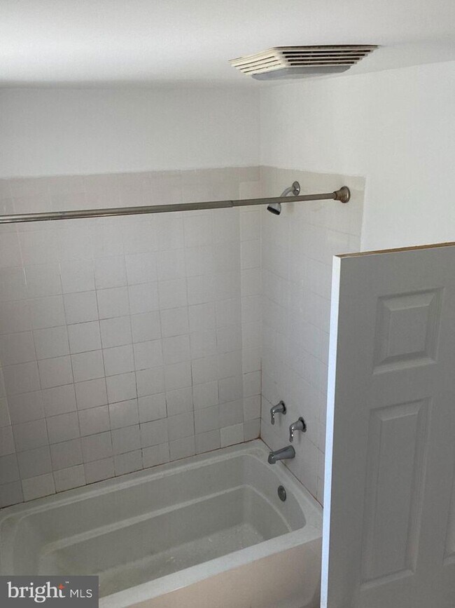 Photo - 5110 Reno St