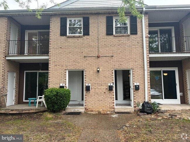 Building Photo - 1294 Cooper St Unit C10 Rental