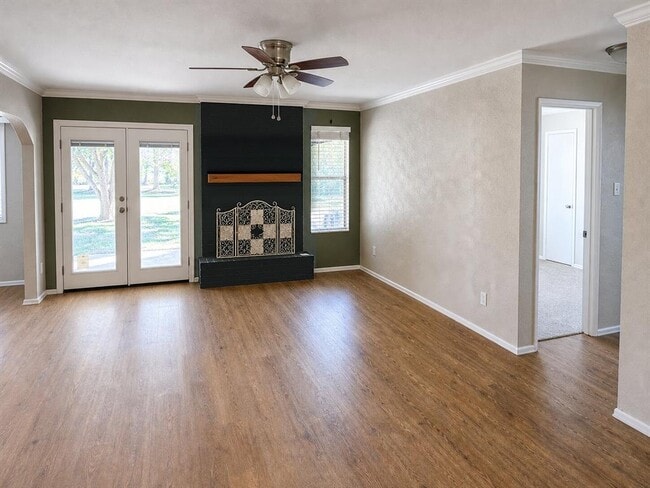 Photo - 1105 Green Meadow Dr