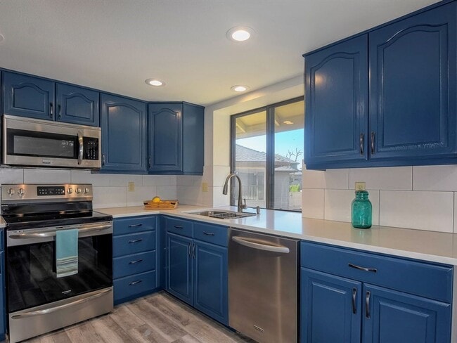 Photo - 4 Bedroom - Gated Community!