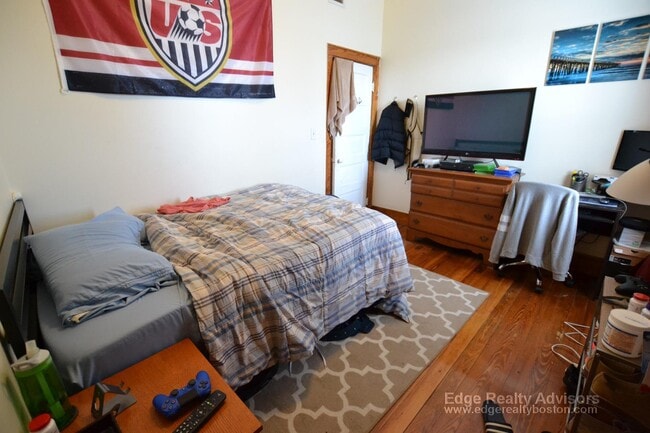 Photo - 346 Faneuil St Unidad 3