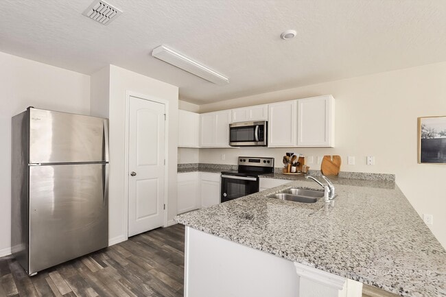 Photo - 30 Perthshire Ln