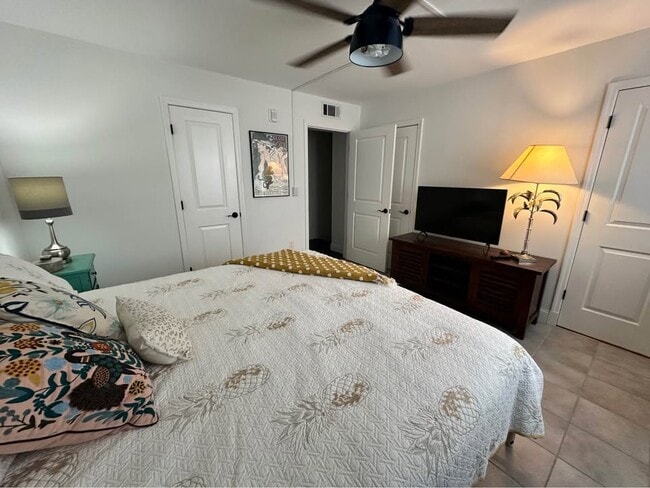 Photo - 200 Harborview Dr Unit Harbor 92