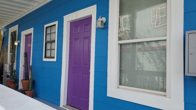 Photo - 3828 Seawall Blvd