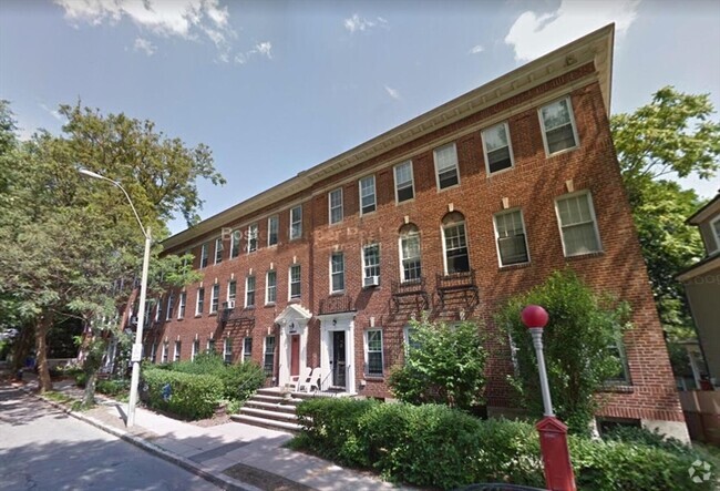 Building Photo - 126 University Rd Unit 2 Rental