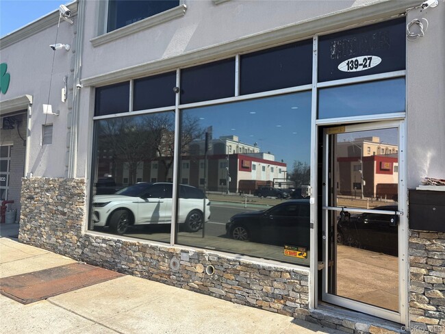 Photo - 139-27 Queens Blvd