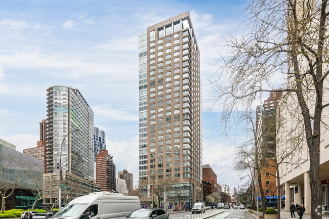 Photo - One Lincoln Square