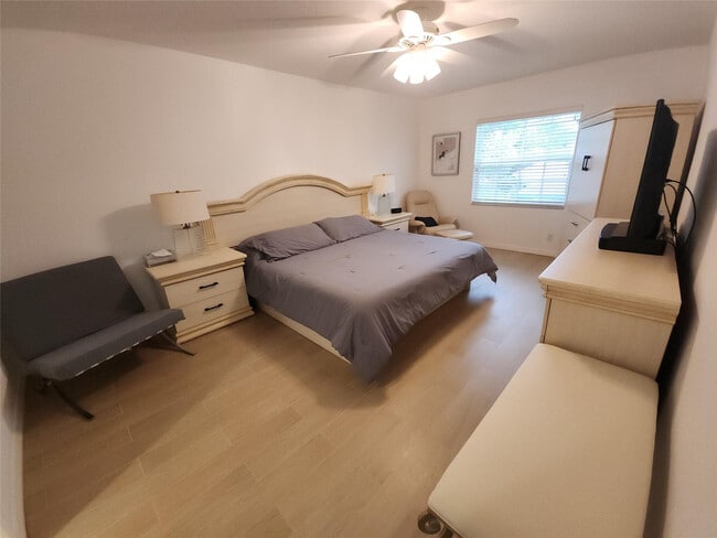 Photo - 6437 Bay Club Dr Unit 4