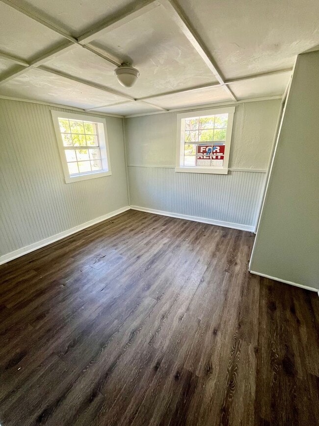 Photo - 3BR/1BA Duplex Near Lake Parker, Large Shared Backyard!