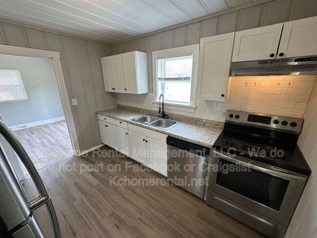 Photo - 7113 N Highland Ave