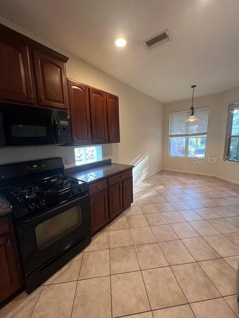 Photo - 6517 Tailfeather Way