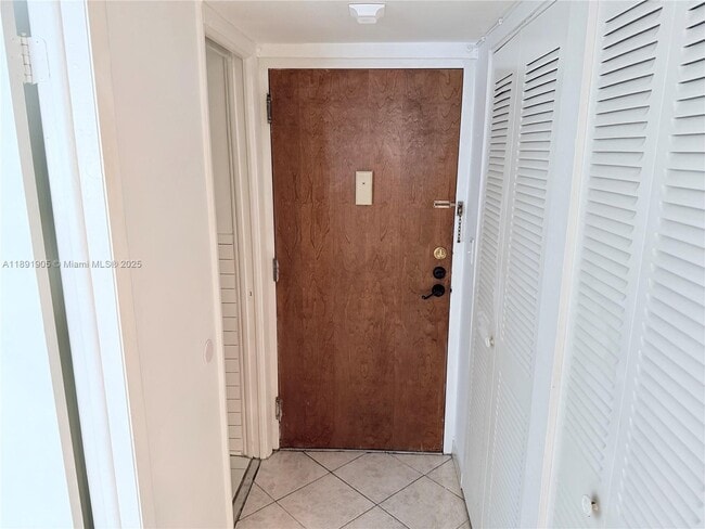 Photo - 4101 Indian Creek Dr Unit 301