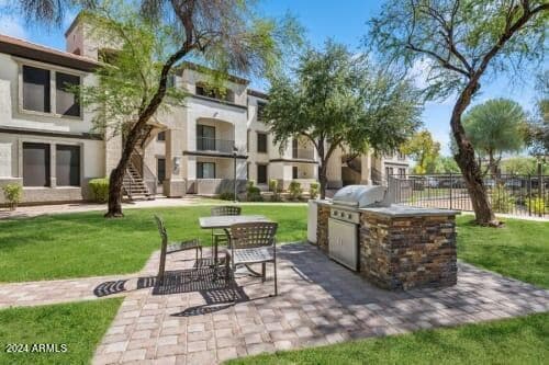 Building Photo - 15801 S 48th St Unit A2