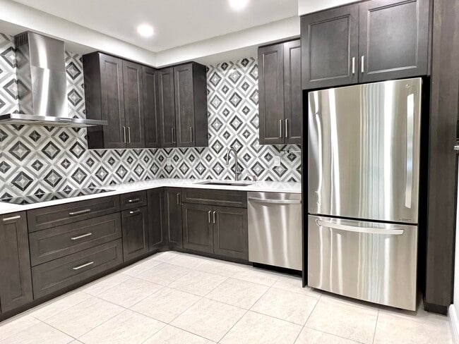 Photo - 1905 Canterbury Cir