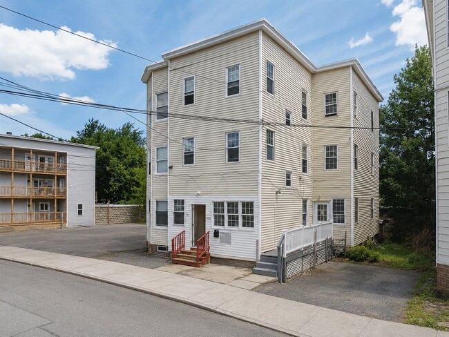 Building Photo - 131 Clarendon St Unit 3