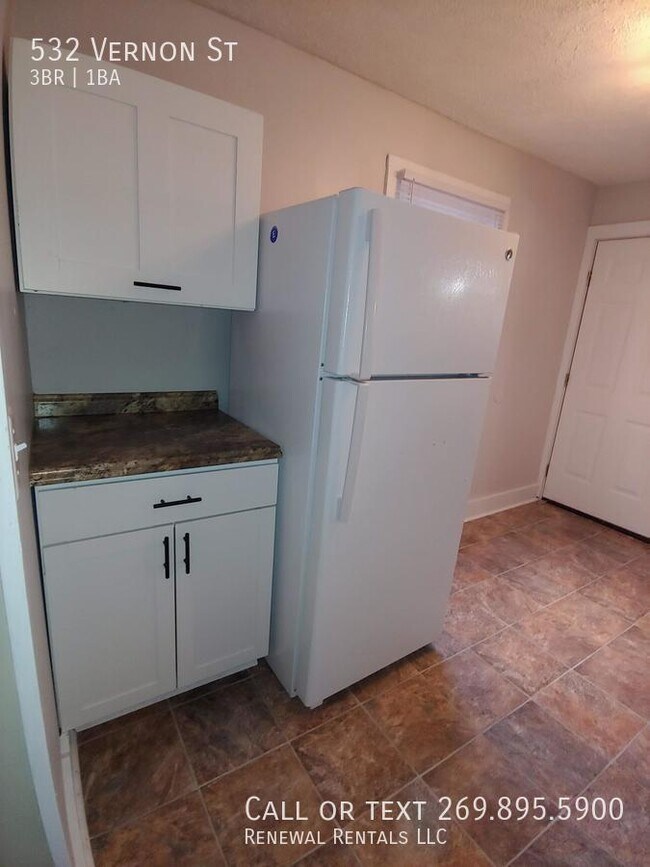 Photo - 532 Vernon St