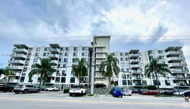 Building Photo - 9800 W Bay Harbor Dr Unit 504 Rental