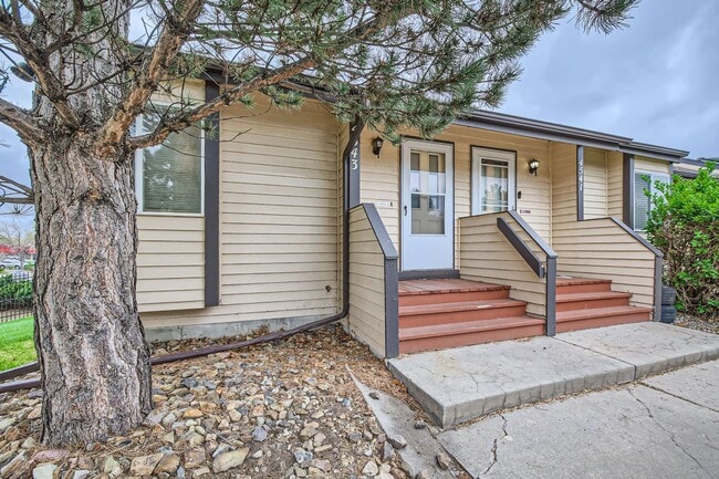 Photo - 2 Bedroom, 1 1/2 Half Bath, End Unit Townhome!