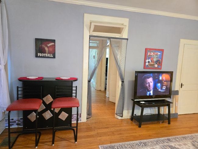 Building Photo - 2215 Marion St