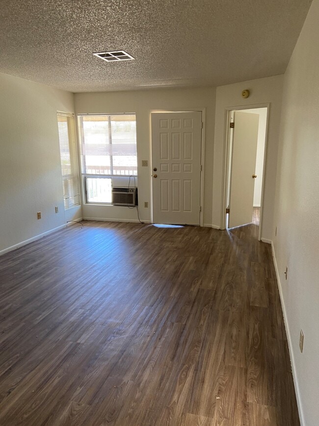 Photo - 3083 Shoshone Pl