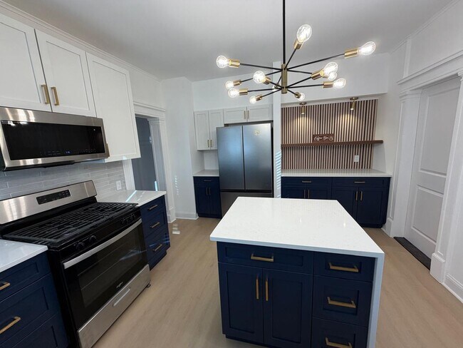 Photo - Great Home For RWJMS/Rutgers Students * Walk to New Brunswick/Highland Park Nightlife * All Utili...