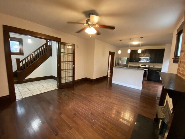 167 E Oakland Ave Unit AB