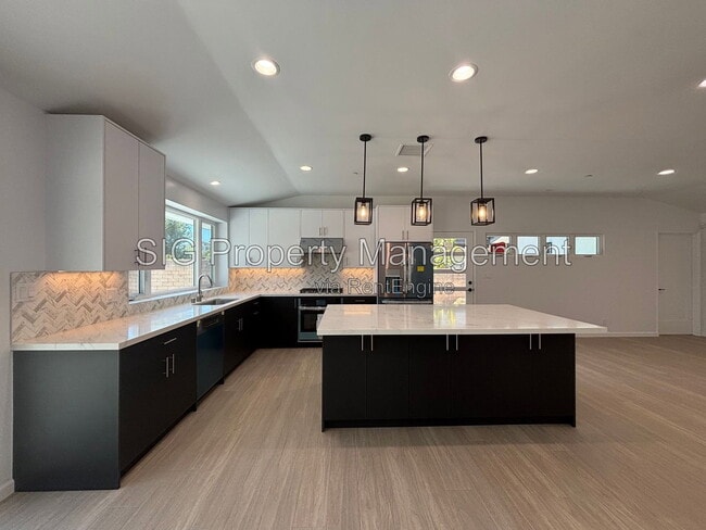 Photo - 2230 Sherwood Pl