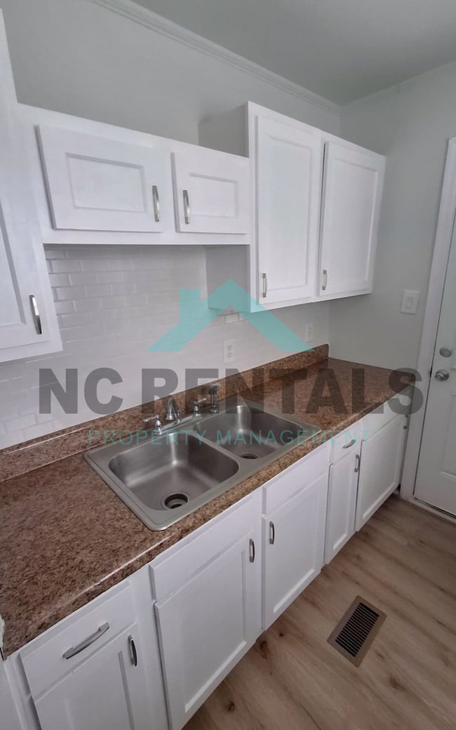 Photo - 1323 Mayfair Ave