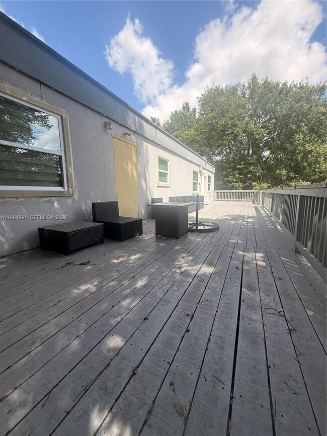 Photo - 820 N Trebol St