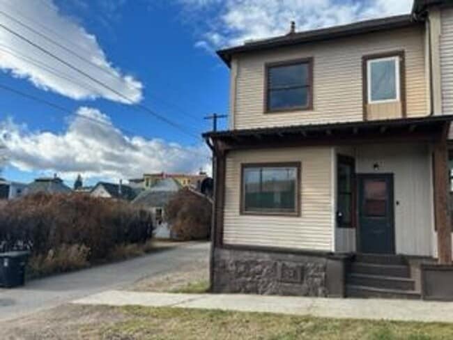 Building Photo - 221HEN Unit 221