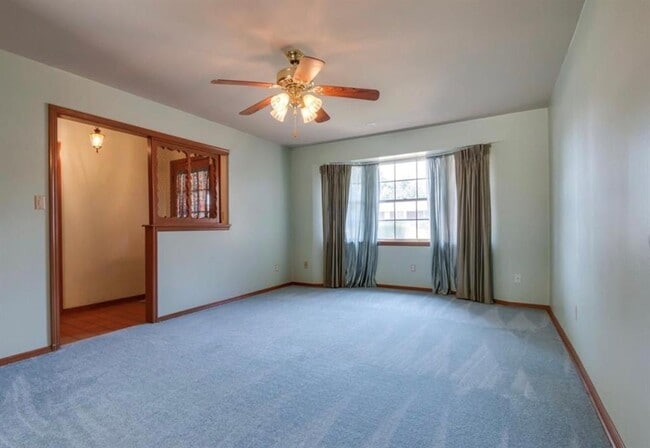 Photo - 4325 SE 12th St