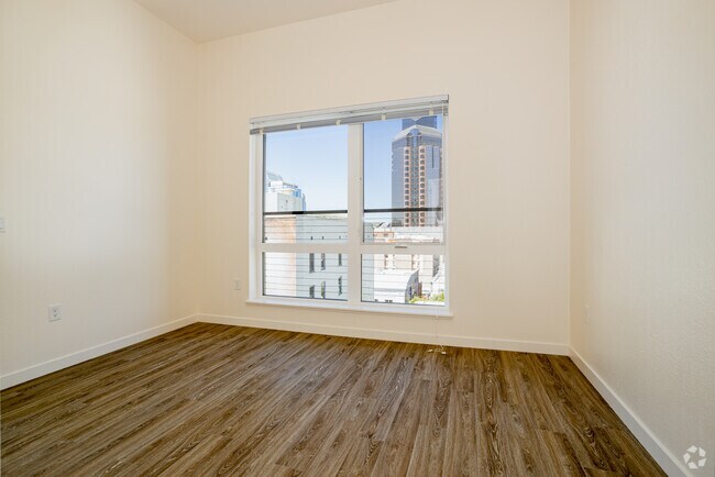 1BR, 1BA - 756SF