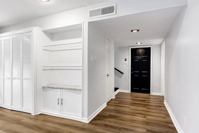 Photo - 7 Briar Dale Ct Unit C