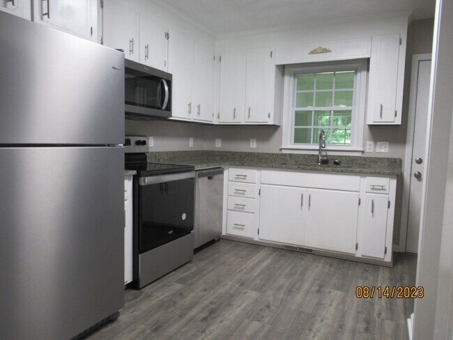 Photo - CUTE- 2 Bedroom, 1.5 Bath Home