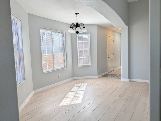 breakfast nook - 1020 Headingly Ave NW