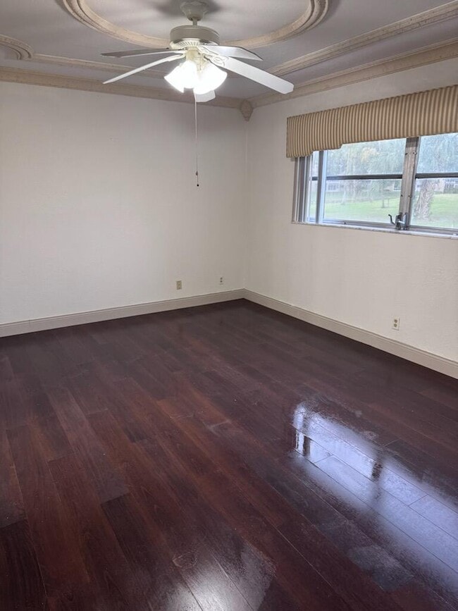 Photo - 1010 Country Club Dr Unit 108