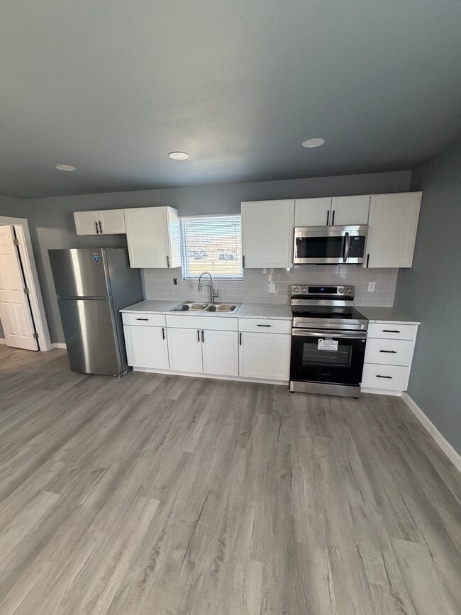 Photo - 2311 E 2nd St S