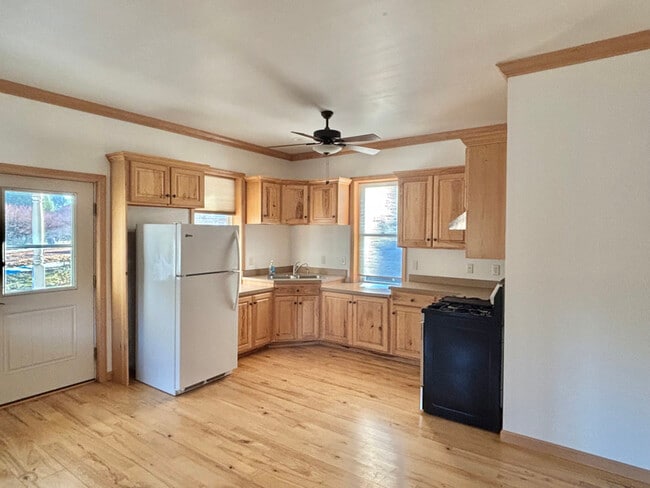 Photo - 1583 Clark Hill Rd