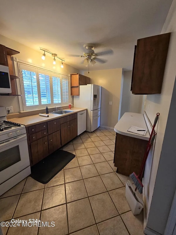 Photo - 16 Oak Ridge Pkwy