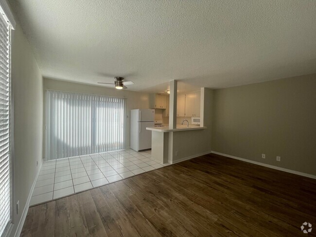 Building Photo - bun183 Unit 38-2 Rental