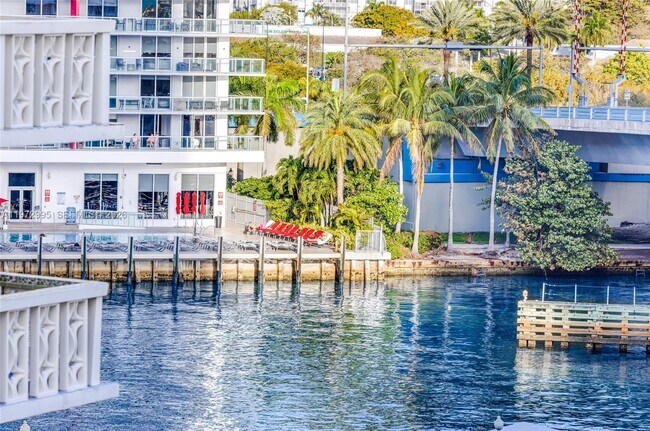 Building Photo - 1825 S Ocean Dr Unit 708